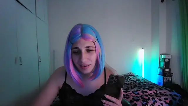 HoneyValentine online show from 12, 6, 2026