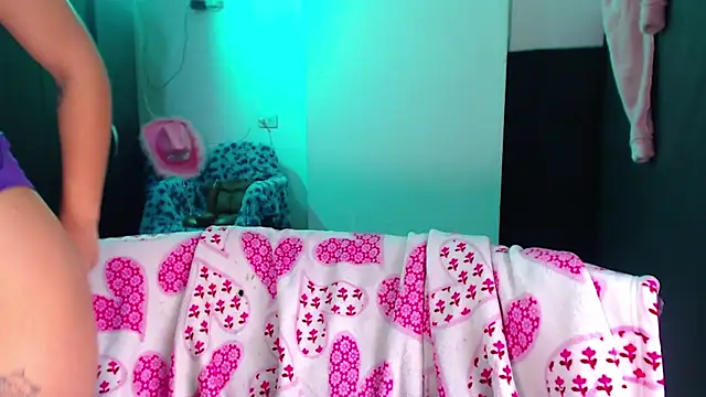 Snapshot of maddiie chatting on 13, 1, 2026 maddiie online show from 13, 1, 2026