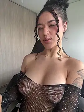 Snapshot of crystal_dlun chatting on 12, 2, 2026 crystal dlun online show from 12, 2, 2026