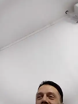 RAFAELQUINTEROSCAVALHEI online show from 6, 4, 2026