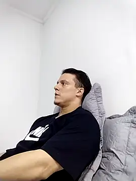 RAFAELQUINTEROSCAVALHEI online show from 21, 4, 2026