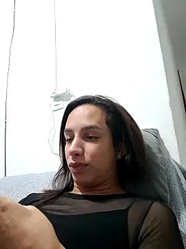 ofjuliaa online show from 8, 5, 2026