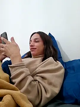 ofjuliaa online show from 12, 5, 2026