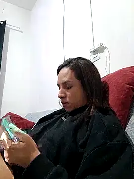 ofjuliaa online show from 14, 5, 2026