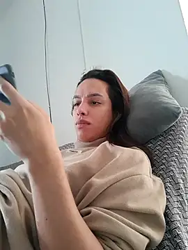 ofjuliaa online show from 25, 5, 2026