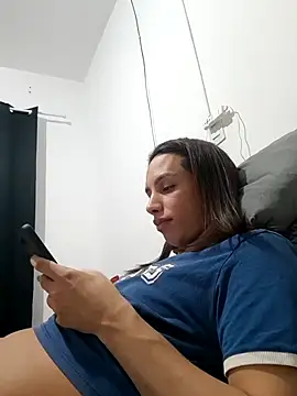 ofjuliaa online show from 7, 6, 2026
