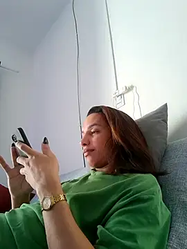 ofjuliaa online show from 8, 6, 2026