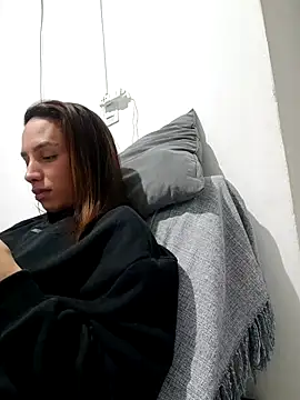 ofjuliaa online show from 18, 6, 2026