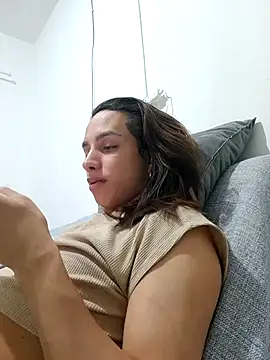 ofjuliaa online show from 19, 6, 2026