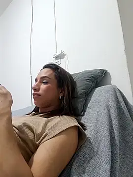 ofjuliaa online show from 28, 6, 2026