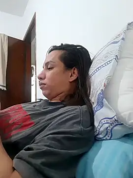 ofjuliaa online show from 8, 7, 2026
