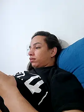 ofjuliaa online show from 20, 7, 2026