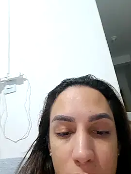 ofjuliaa online show from 30, 7, 2026
