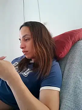 ofjuliaa online show from 3, 8, 2026