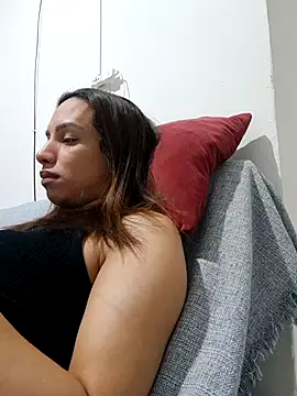 ofjuliaa online show from 4, 8, 2026