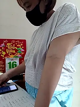 Snapshot of Lyna_sexy24 chatting on 17, 3, 2026 Lyna sexy24 online show from 17, 3, 2026