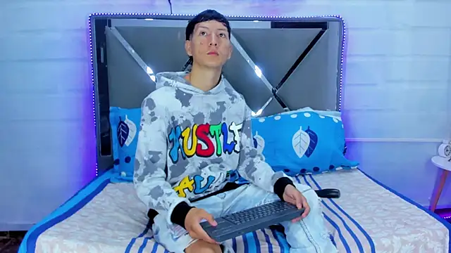 BunnyLove  online show from 3, 5, 2026