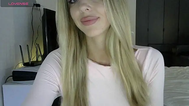 LizaSweetyq online show from 24, 4, 2026