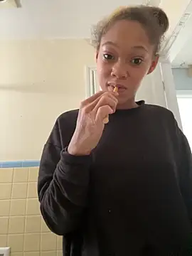 Snapshot of Tamiii420 chatting on 9, 3, 2026 Tamiii420 online show from 9, 3, 2026