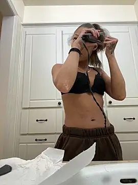 Snapshot of Tamiii420 chatting on 14, 3, 2026 Tamiii420 online show from 14, 3, 2026