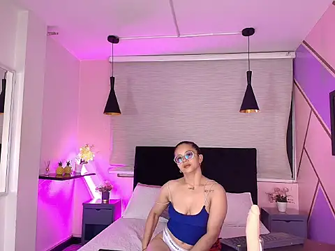 Snapshot of Coraliiine_ chatting on 20, 3, 2026 Coraliiine online show from 20, 3, 2026