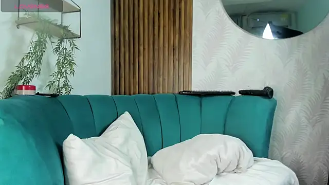 Snapshot of Nicki_Ripperton chatting on 15, 3, 2026 Nicki Ripperton online show from 15, 3, 2026