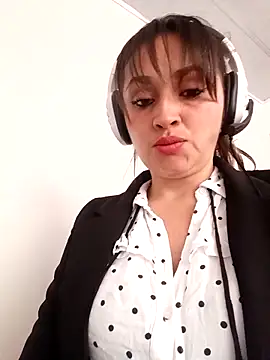 Snapshot of Alejandra_N chatting on 6, 2, 2026 Alejandra N online show from 6, 2, 2026