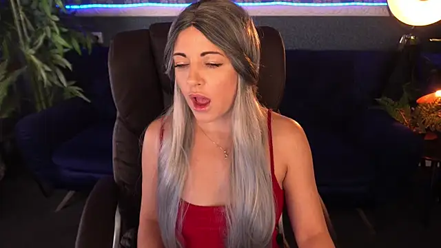 Snapshot of Dafni_Monn chatting on 8, 11, 2025 Dafni Monn online show from 8, 11, 2025