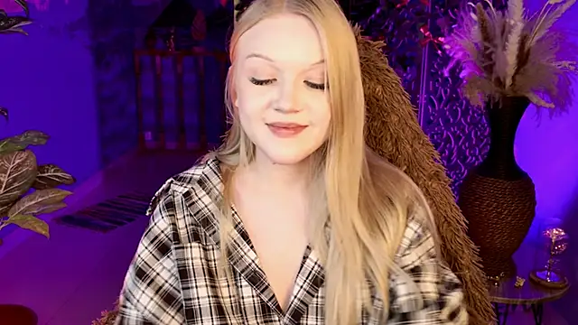 Snapshot of ChloeWhite chatting on 12, 3, 2026 ChloeWhite online show from 12, 3, 2026