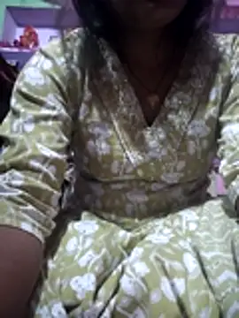 Nilam cute online show from 4, 5, 2026