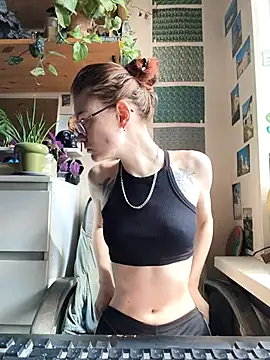 Shy Bamby online show from 7, 7, 2026