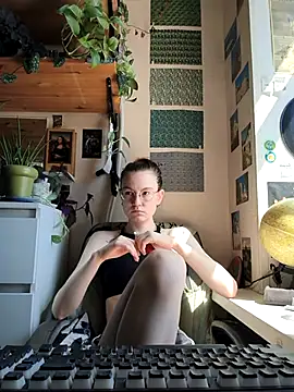 Shy Bamby online show from 16, 7, 2026