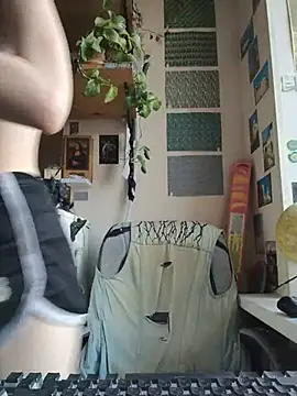 Shy Bamby online show from 6, 8, 2026