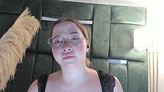 Snapshot of AliciaWhite_nt chatting on 21, 2, 2026 AliciaWhite nt online show from 21, 2, 2026