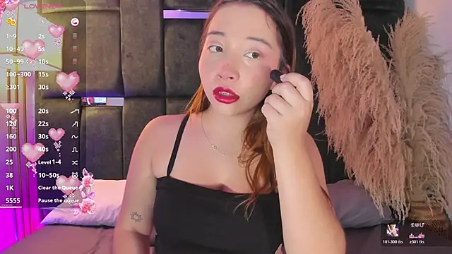 Snapshot of AliciaWhite_nt chatting on 27, 2, 2026 AliciaWhite nt online show from 27, 2, 2026