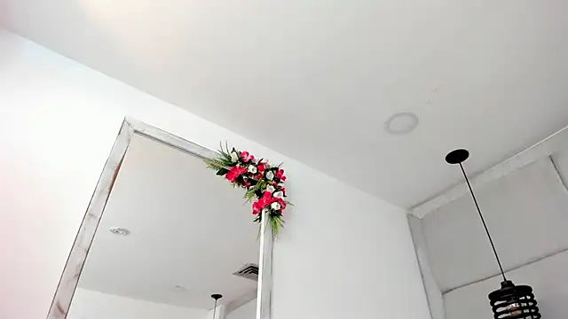 Snapshot of IvonneOwen chatting on 5, 3, 2026 IvonneOwen online show from 5, 3, 2026