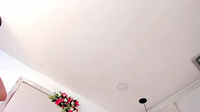 Snapshot of IvonneOwen chatting on 6, 3, 2026 IvonneOwen online show from 6, 3, 2026