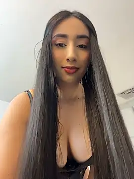 IvonneOwen online show from 22, 6, 2026