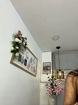 IvonneOwen online show from 17, 7, 2026