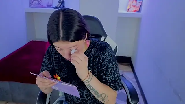 Snapshot of Harley_quinzell chatting on 7, 3, 2026 Harley quinzell online show from 7, 3, 2026