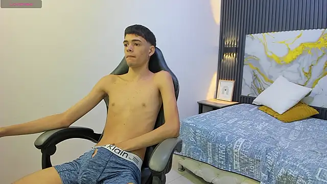 Dark Desiree18 online show from 25, 2, 2026