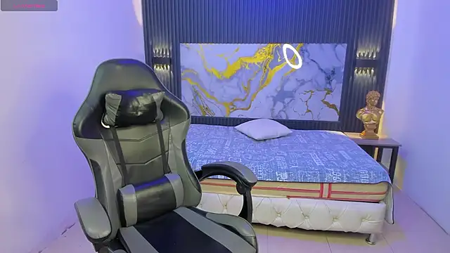 Dark Desiree18 online show from 15, 3, 2026