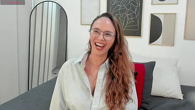 Julianneharris online show from 11, 7, 2026