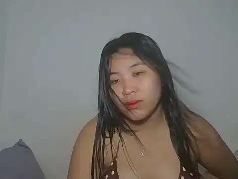 Snapshot of Zyeiii chatting on 4, 3, 2026 Zyeiii online show from 4, 3, 2026