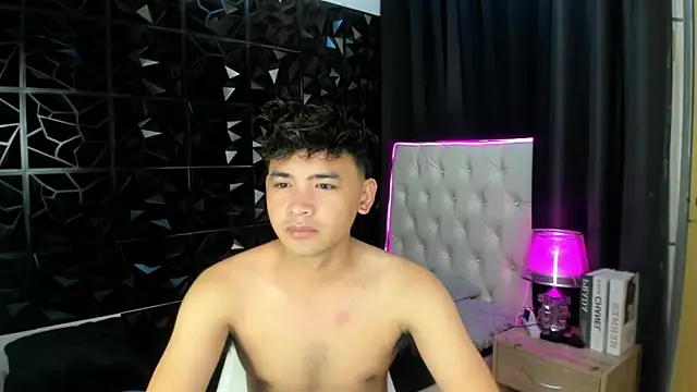 Snapshot of davincihugecock chatting on 2, 2, 2026 davincihugecock online show from 2, 2, 2026