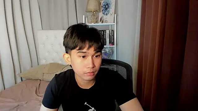 Snapshot of davincihugecock chatting on 24, 2, 2026 davincihugecock online show from 24, 2, 2026