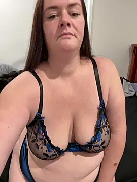carinabro10 online show from 2, 8, 2026