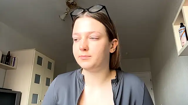 Snapshot of JammieMickiewicz chatting on 9, 3, 2026 JammieMickiewicz online show from 9, 3, 2026