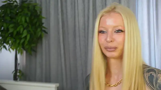 LanaReals online show from 4, 3, 2026