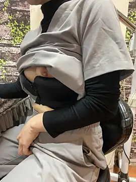 Snapshot of Bee_bee1 chatting on 4, 2, 2026 Bee bee1 online show from 4, 2, 2026